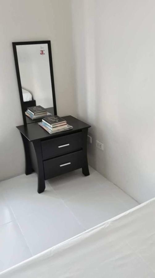 Cozy Studio @ One Capitol Condo 2Nd St. Kapitolyo Pasig City エクステリア 写真